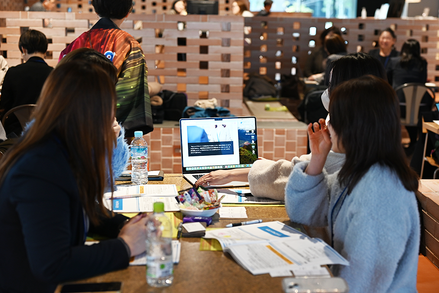 アンコンシャス・バイアスを体感する「karafuru AI（カラフルAI）」グループワーク その2